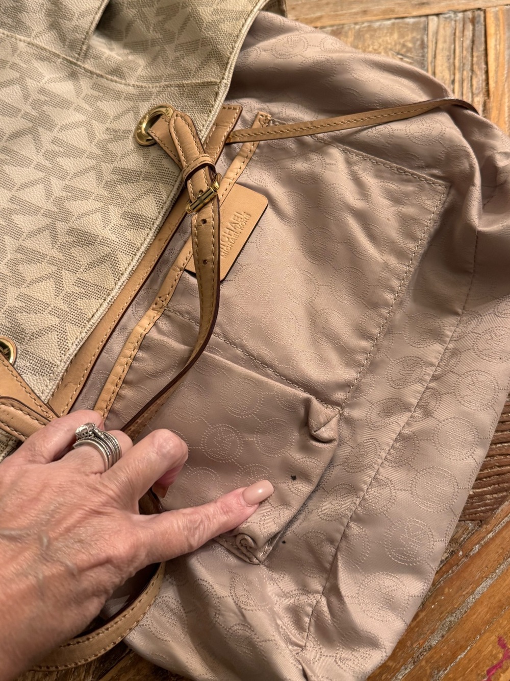 Michael Kors Logo Tote with Matching Wallet - Picture 12 of 16
